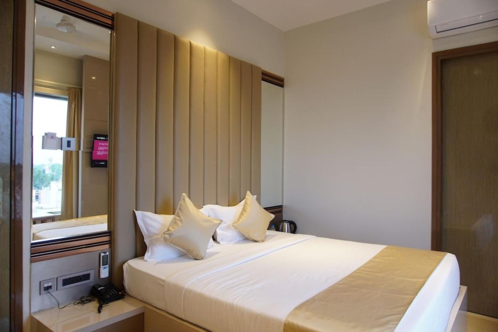 Red Orchid Hotel Kanpur Exterior photo