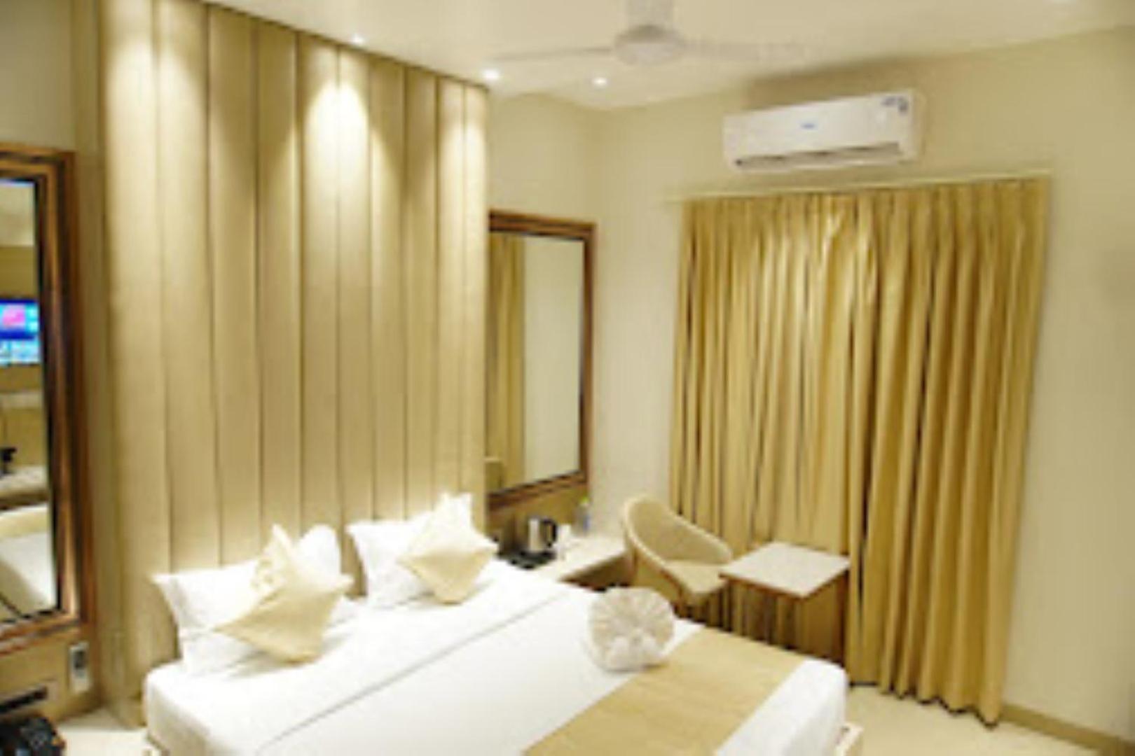Red Orchid Hotel Kanpur Exterior photo